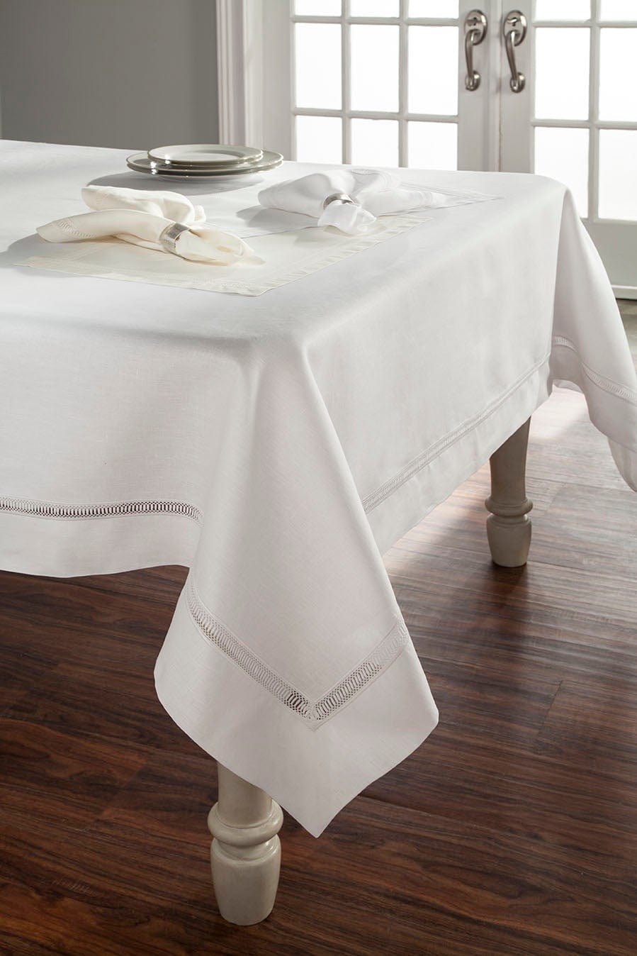 Home Treasures Home Treasures Doric Tablecloth (Available in 4 Sizes / 2 Colors)